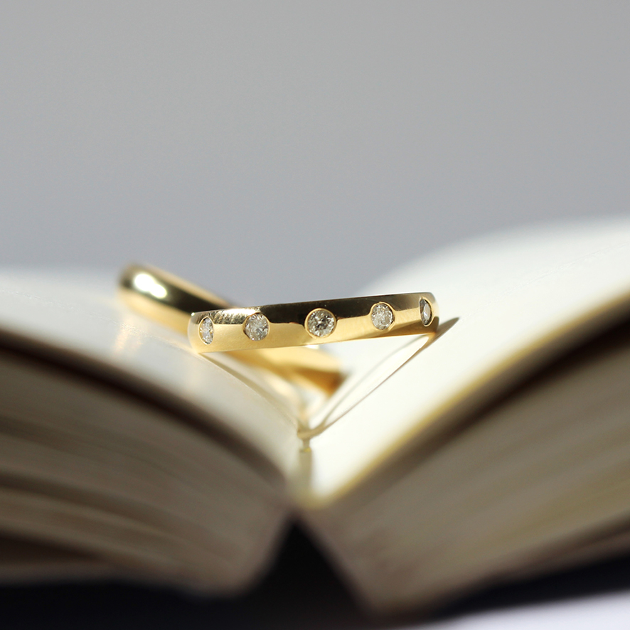 Alianças Juliana em ouro amarelo 18k e diamantes