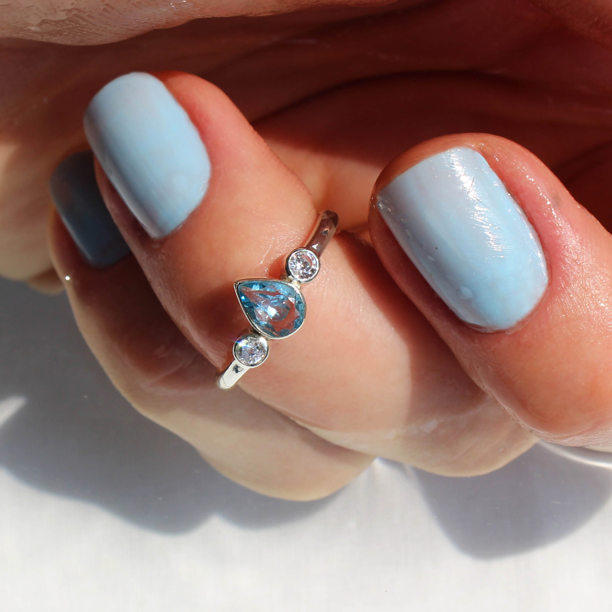 Anel Céu em prata 960 - topázio azul e transparentes