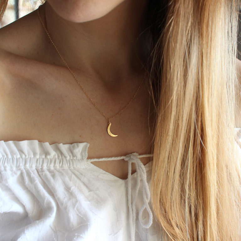 Colar Lua minguante - em ouro amarelo 18k - Fran Bagatini - Joias ...