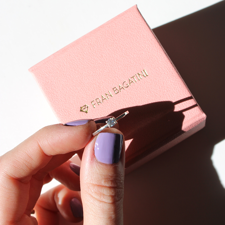 Solitário Sara em ouro branco 18k