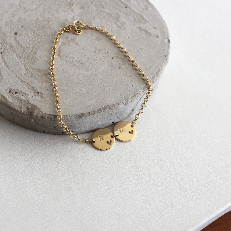 Pulseira inicial dupla