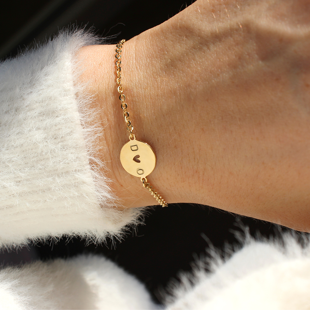 Pulseira inicial Margot – em ouro 18k