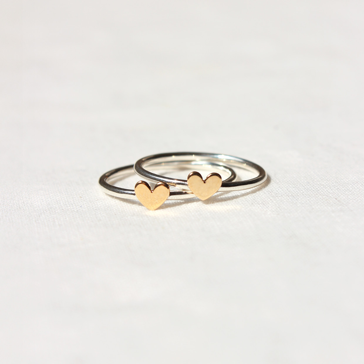 Anel prata com coração em ouro